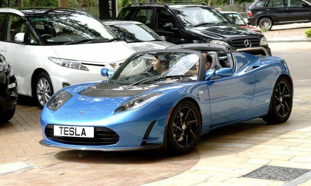 Video - Sport Car's Test Drive - Tesla Roadster (0-60mph in 3.7 Seconds) on 28/08/2012